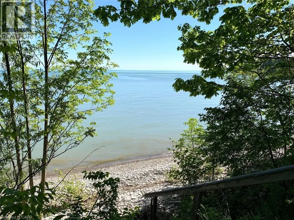 110 Old Lakeshore Road, Woodhouse